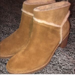 UGG BOOTS WITH HEEL NEVER WORN!!